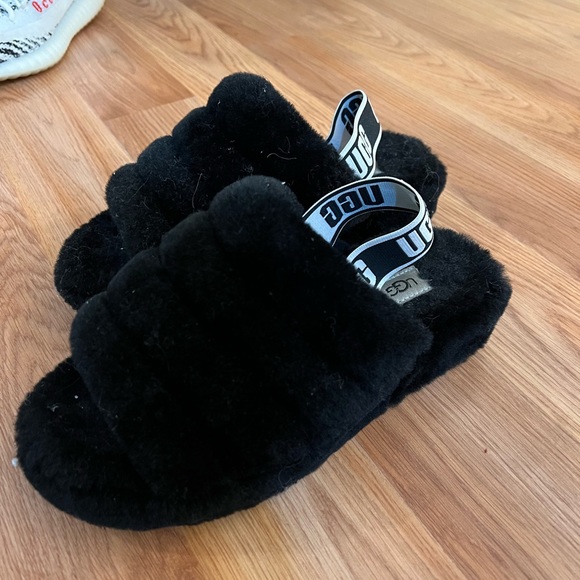 UGG - Picture 2 of 2